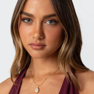 Pearl Pendant Necklace