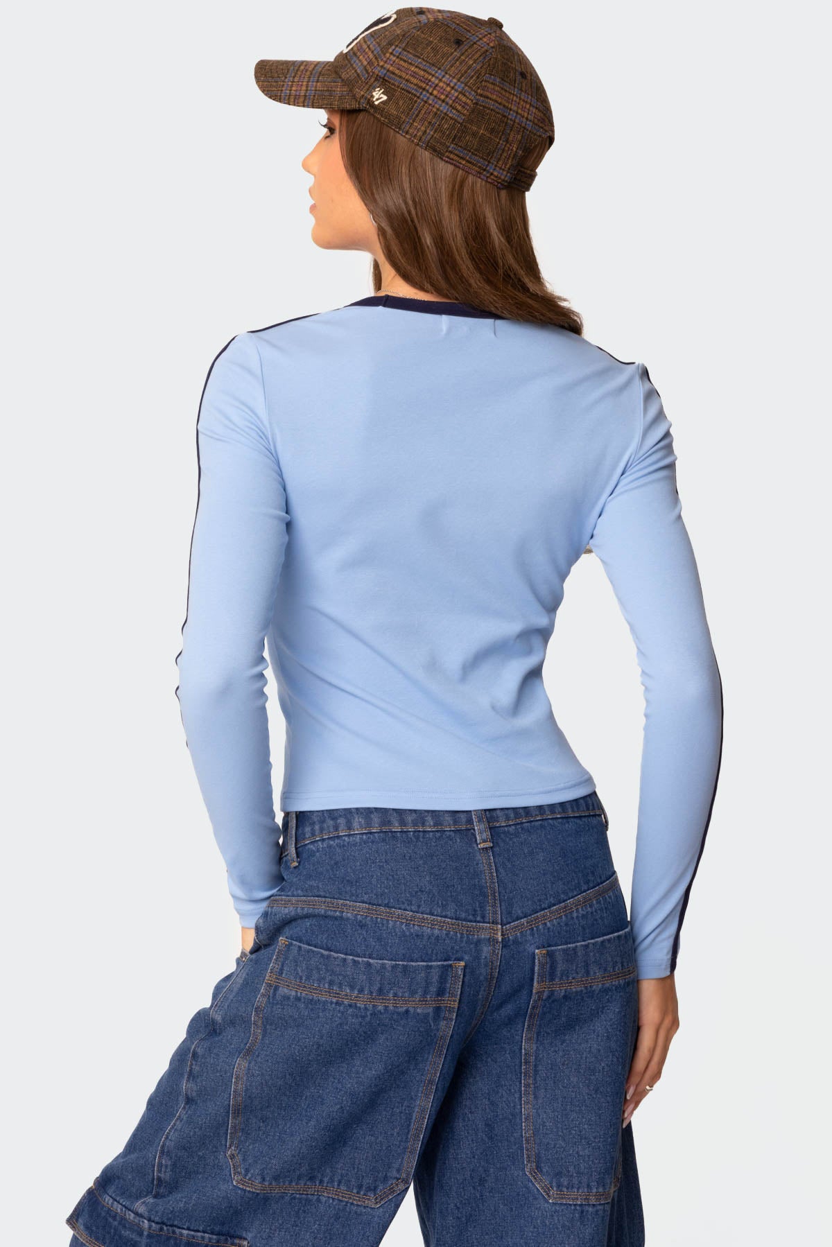 Contrast V Neck Long Sleeve T Shirt - Image 4