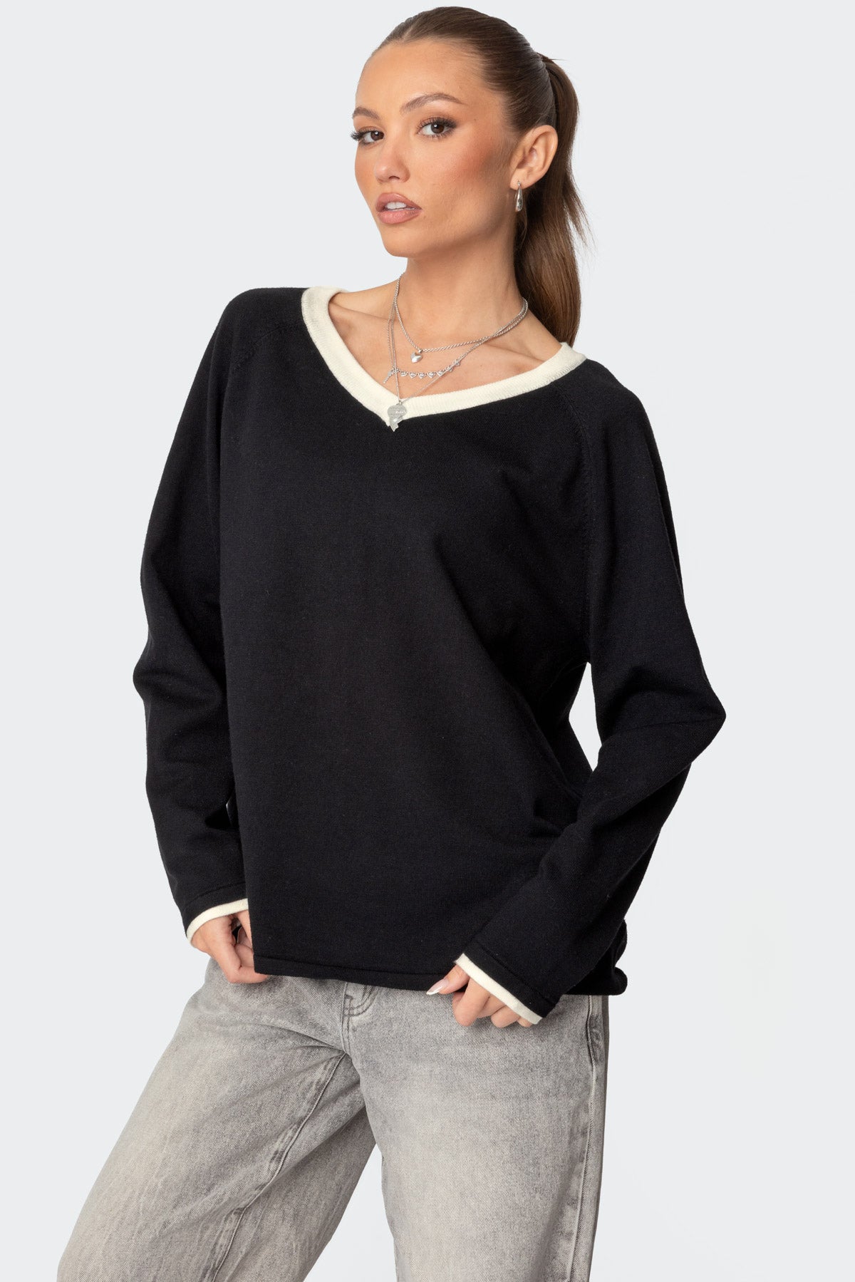 Contrast V Neck Knit Sweater - Image 3