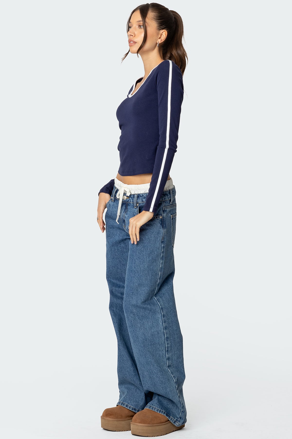 Contrast V Neck Long Sleeve T Shirt - Image 4