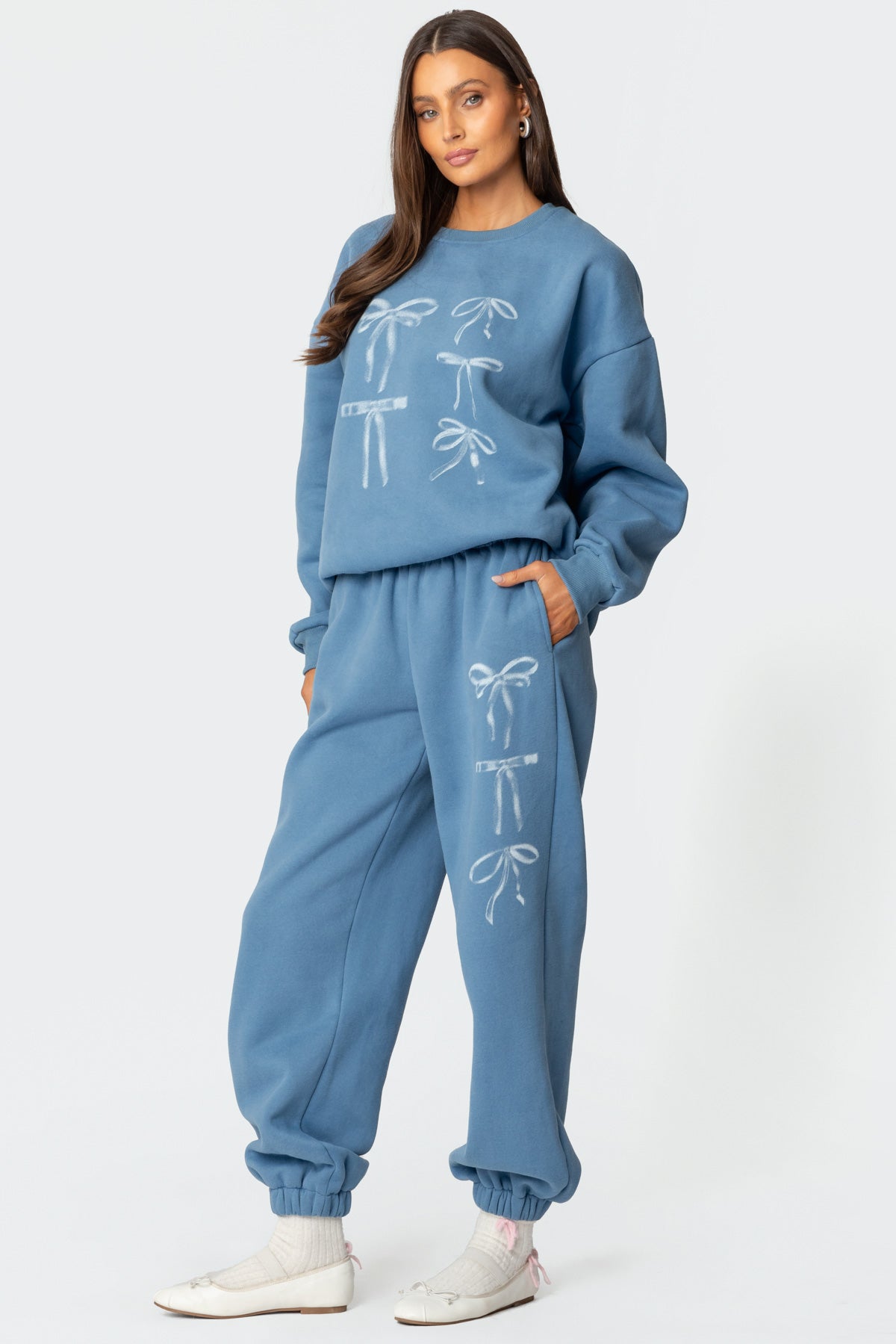 Bow Bliss Oversized Sweatshirt - Image 2